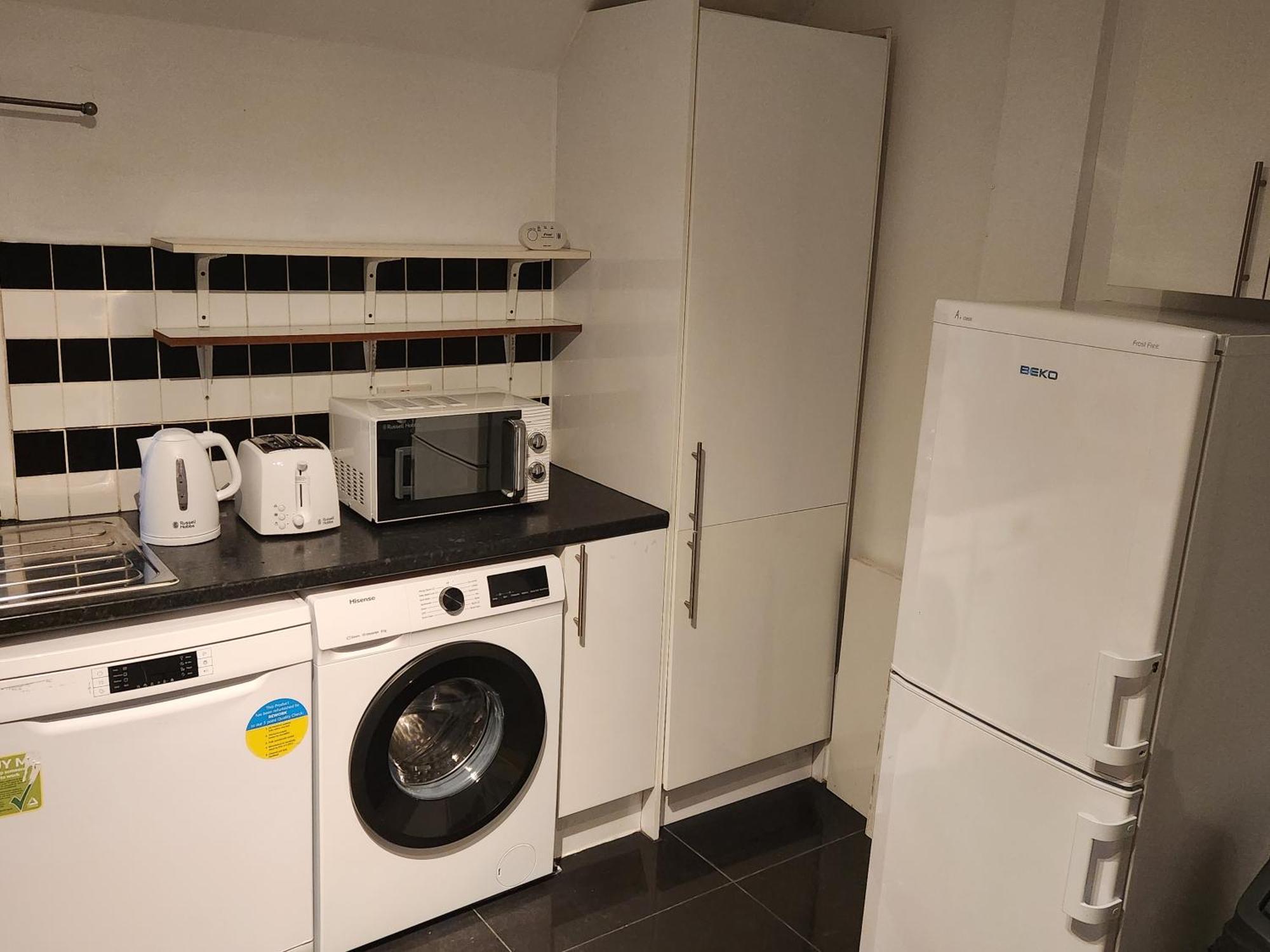 Appartamento Flat With Work Station, Monitor, Smart Tv & Netflix Londra Esterno foto